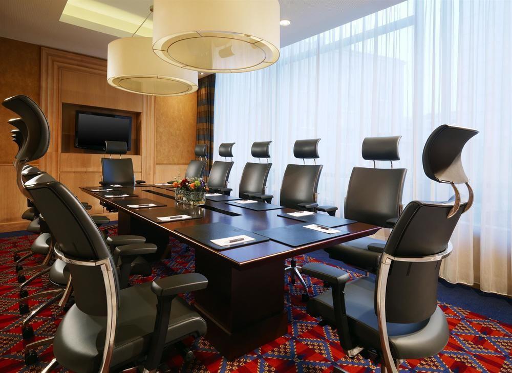 Sheraton Poznan Hotel Luaran gambar Meeting room