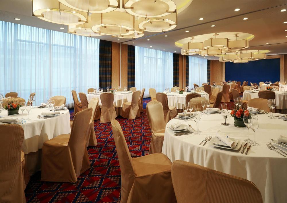 Sheraton Poznan Hotel Luaran gambar The ballroom