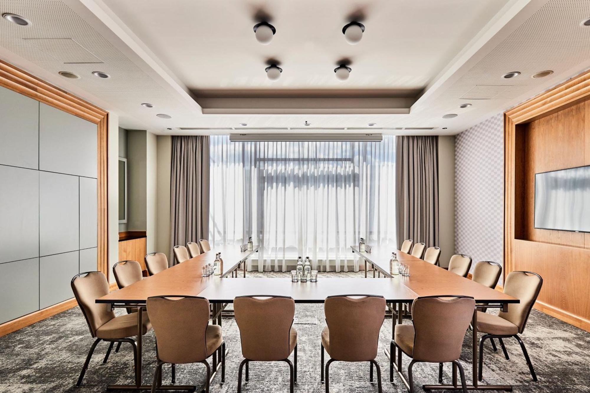 Sheraton Poznan Hotel Luaran gambar Meeting room