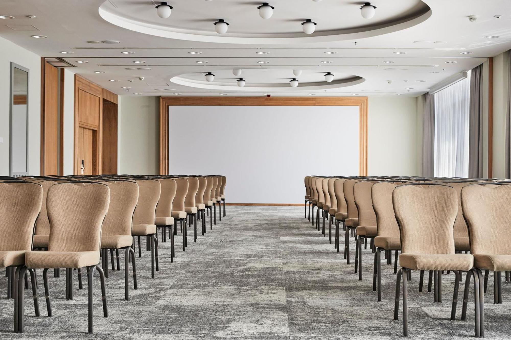 Sheraton Poznan Hotel Luaran gambar Meeting room