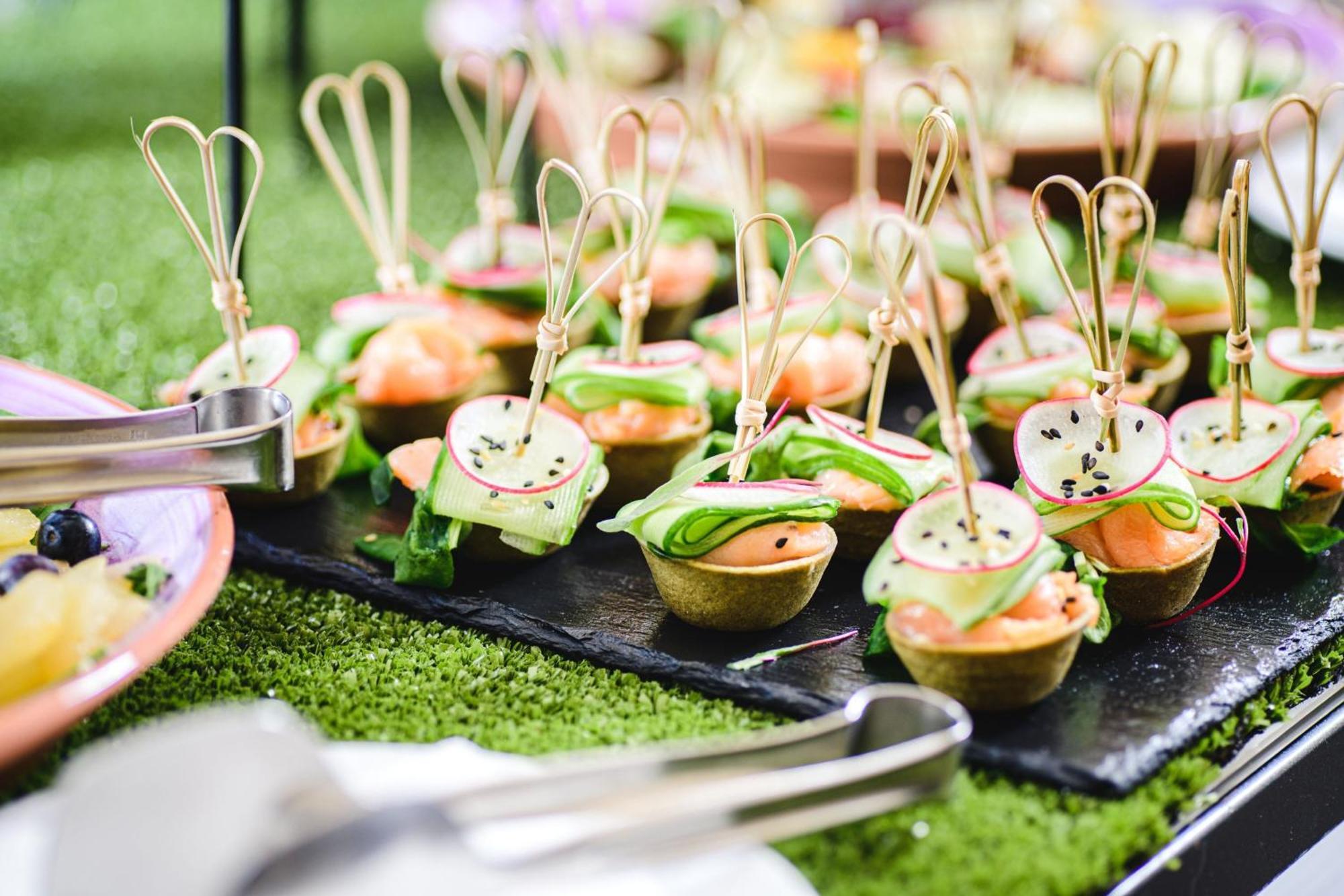 Sheraton Poznan Hotel Luaran gambar Canapés