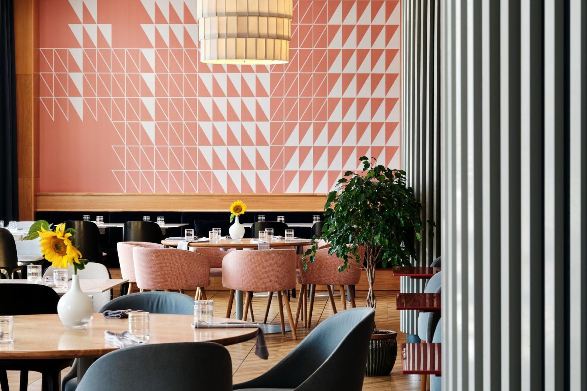 Sheraton Poznan Hotel Luaran gambar Restaurant interior