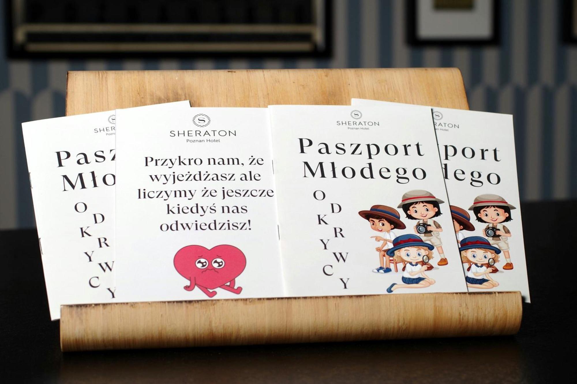 Sheraton Poznan Hotel Luaran gambar Passport of a Young Citizen