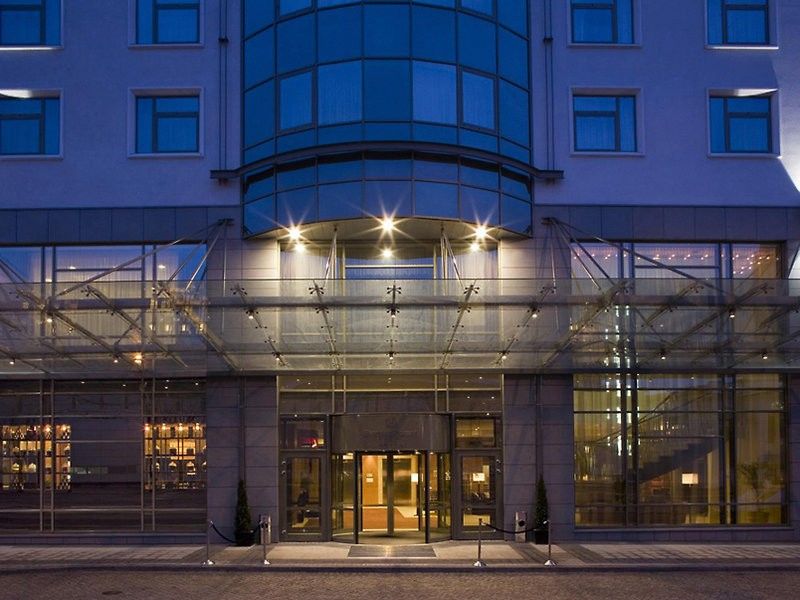 Sheraton Poznan Hotel Luaran gambar Entrance to the hotel